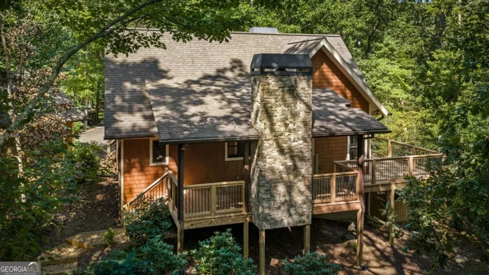 2634 Mountain Tops RD Blue Ridge, GA 30513