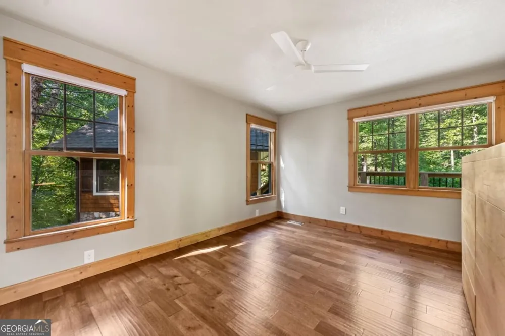 2634 Mountain Tops RD Blue Ridge, GA 30513