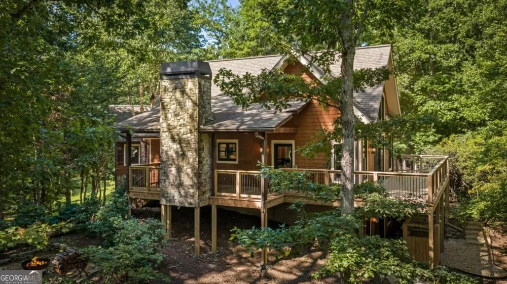 2634 Mountain Tops RD Blue Ridge, GA 30513