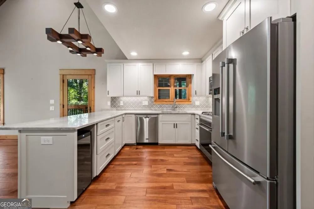 2634 Mountain Tops RD Blue Ridge, GA 30513