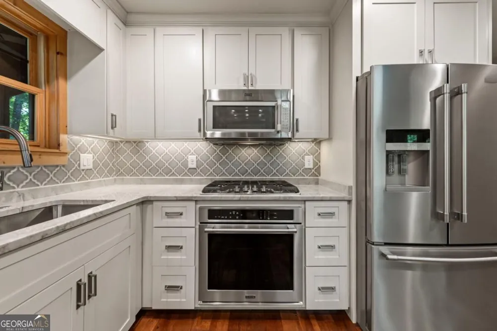 2634 Mountain Tops RD Blue Ridge, GA 30513