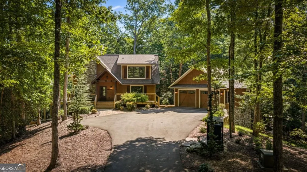 2634 Mountain Tops RD Blue Ridge, GA 30513