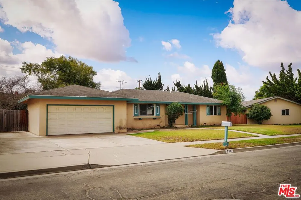 708 Loma Way Santa Maria, CA 93455