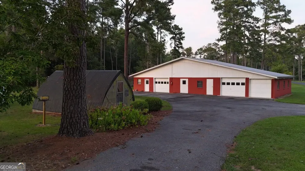 329 Perry Dairy RD Dublin, GA 31021
