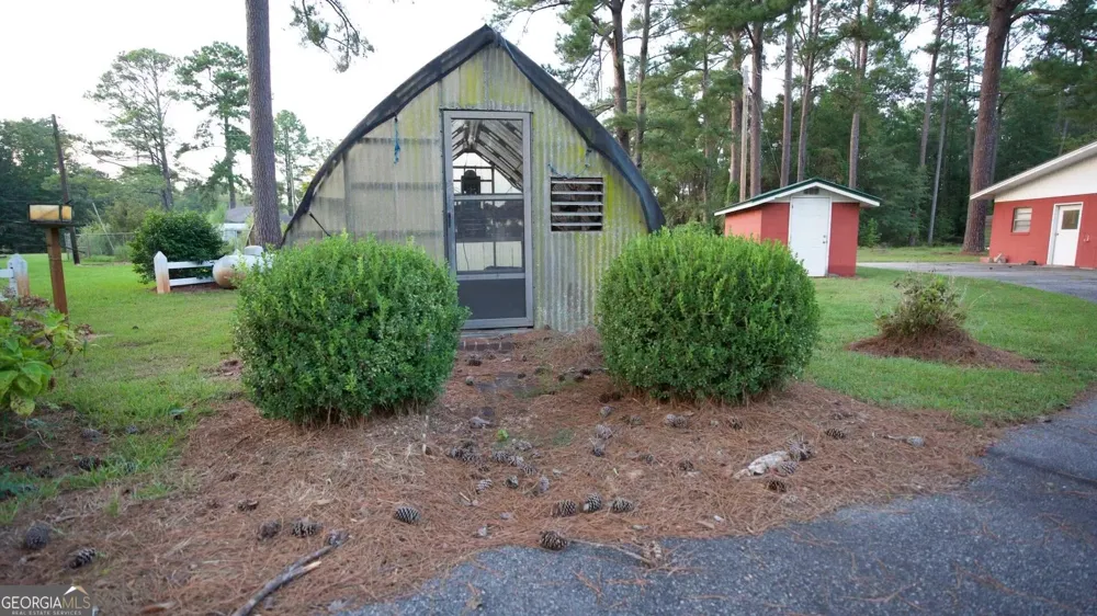 329 Perry Dairy RD Dublin, GA 31021