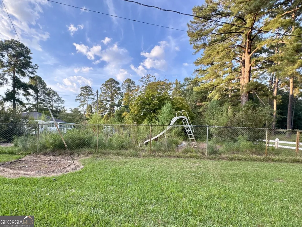 329 Perry Dairy RD Dublin, GA 31021