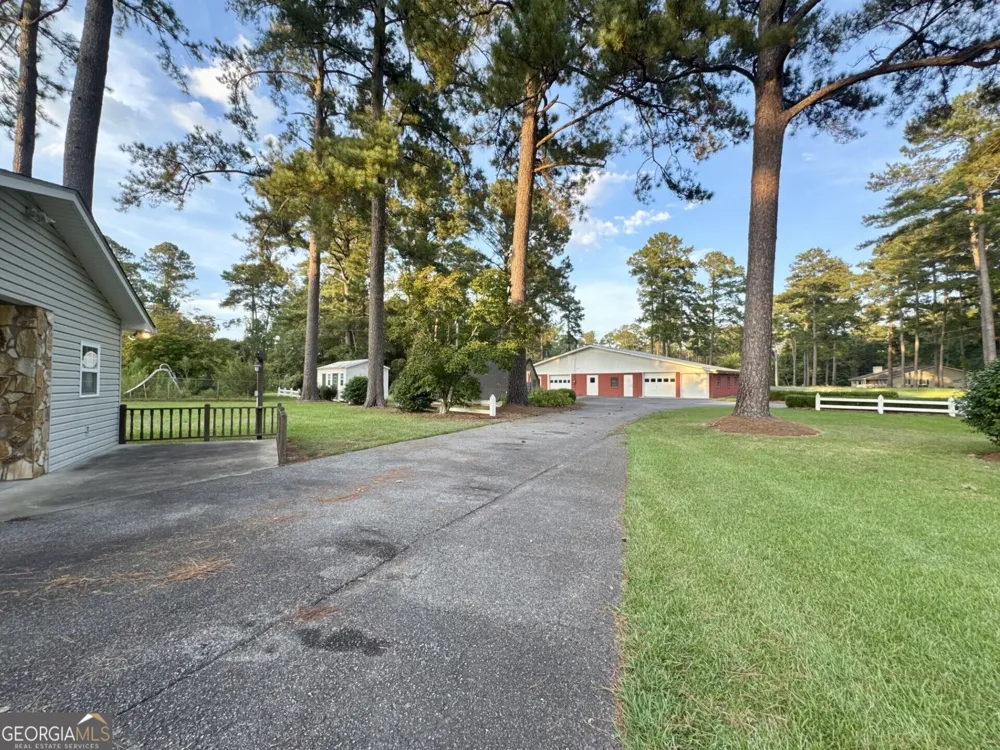 329 Perry Dairy RD Dublin, GA 31021