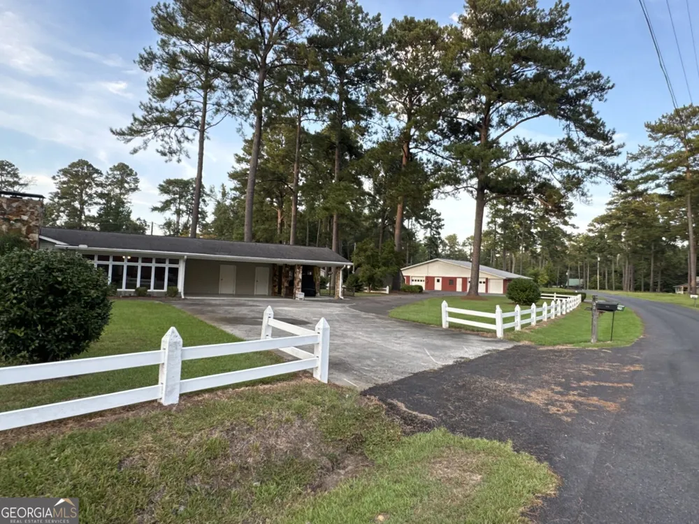 329 Perry Dairy RD Dublin, GA 31021