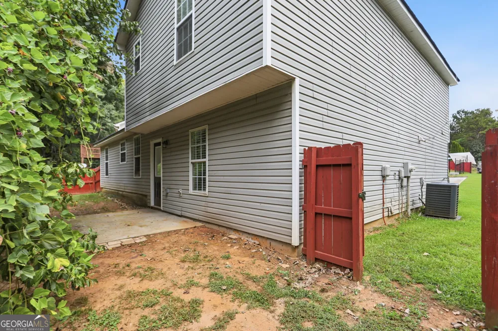 2201 Clayton RDG Lithonia, GA 30058