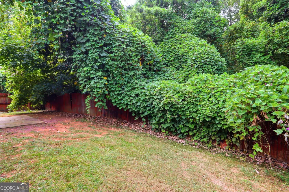 2201 Clayton RDG Lithonia, GA 30058
