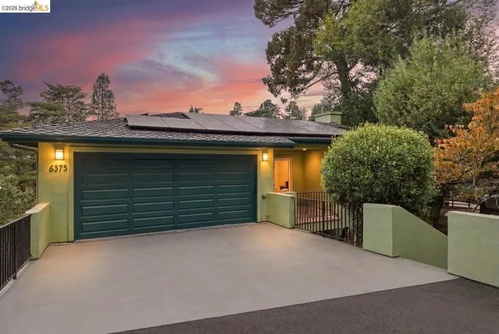 6375 Longcroft Dr Oakland, CA 94611