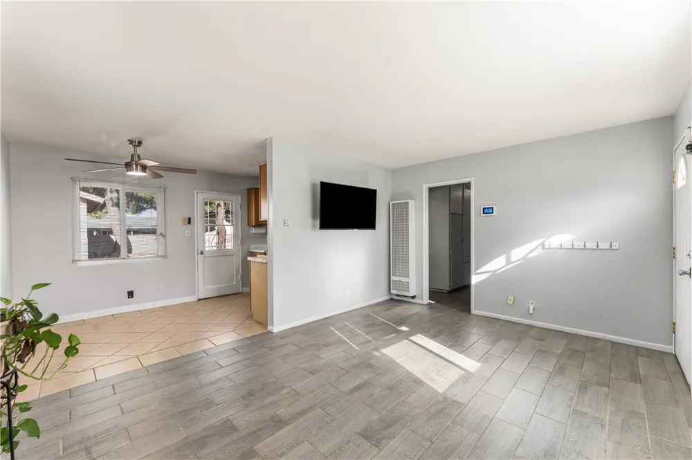 38457 31st E Palmdale, CA 93550