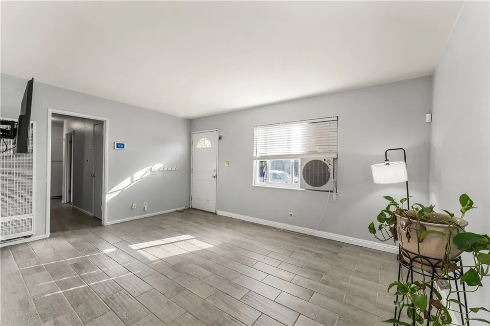 38457 31st E Palmdale, CA 93550