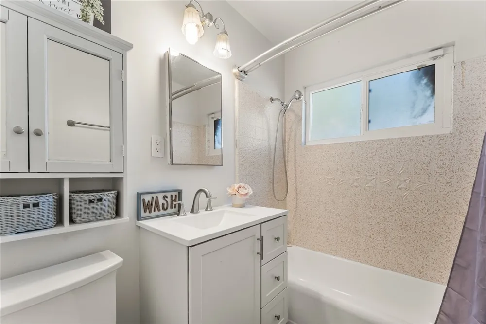 38457 31st E Palmdale, CA 93550