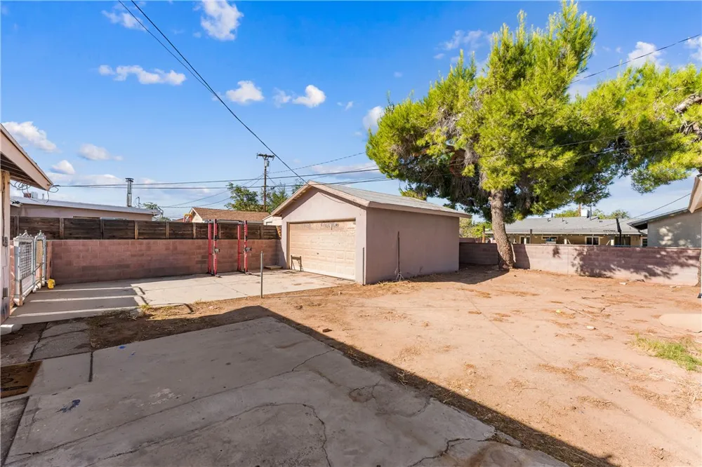 38457 31st E Palmdale, CA 93550