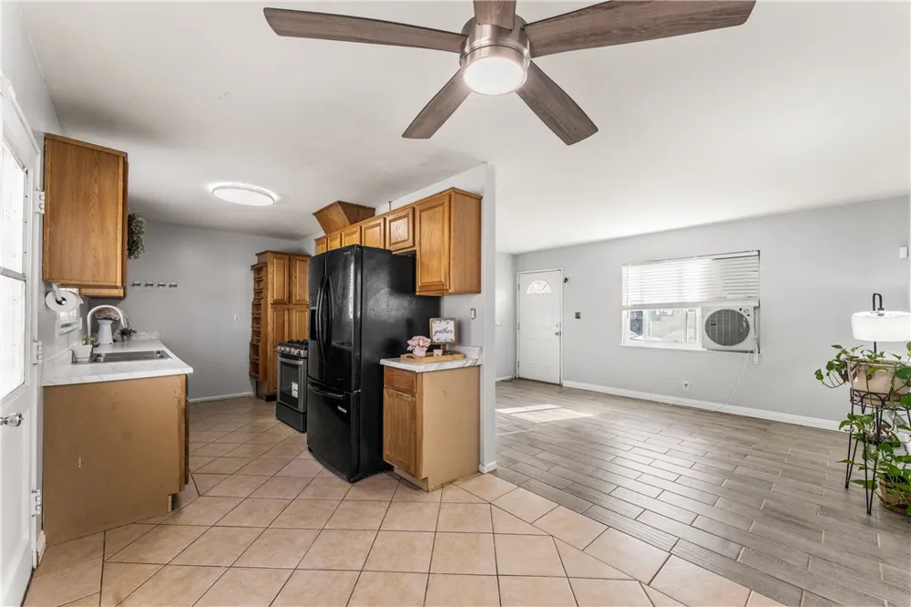 38457 31st E Palmdale, CA 93550