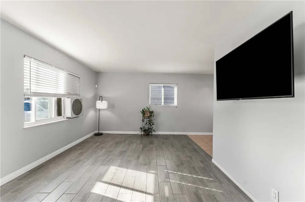 38457 31st E Palmdale, CA 93550