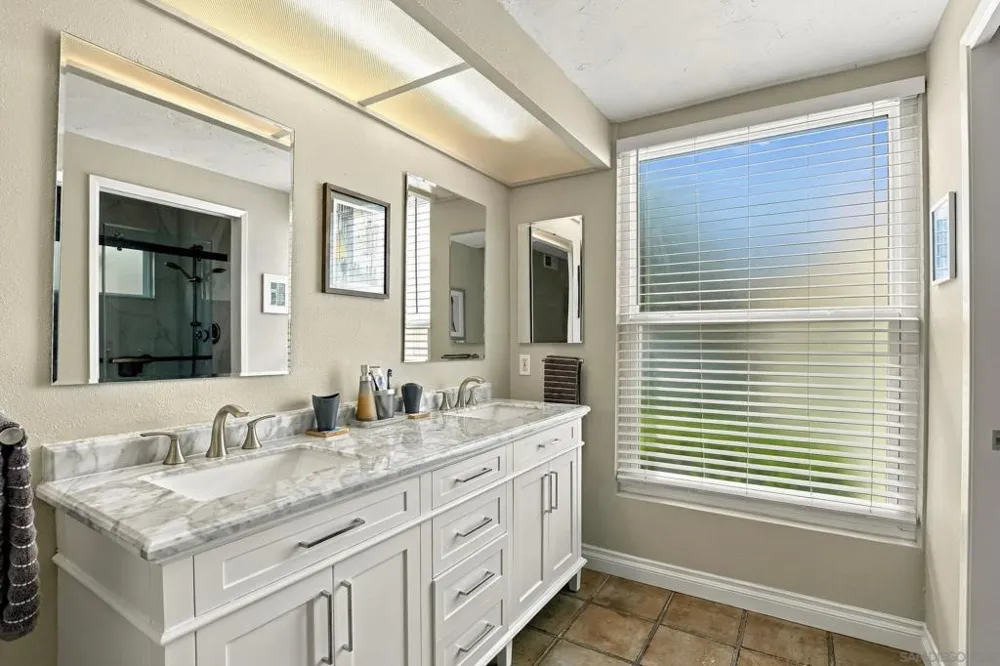 17824 Villamoura Dr Poway, CA 92064