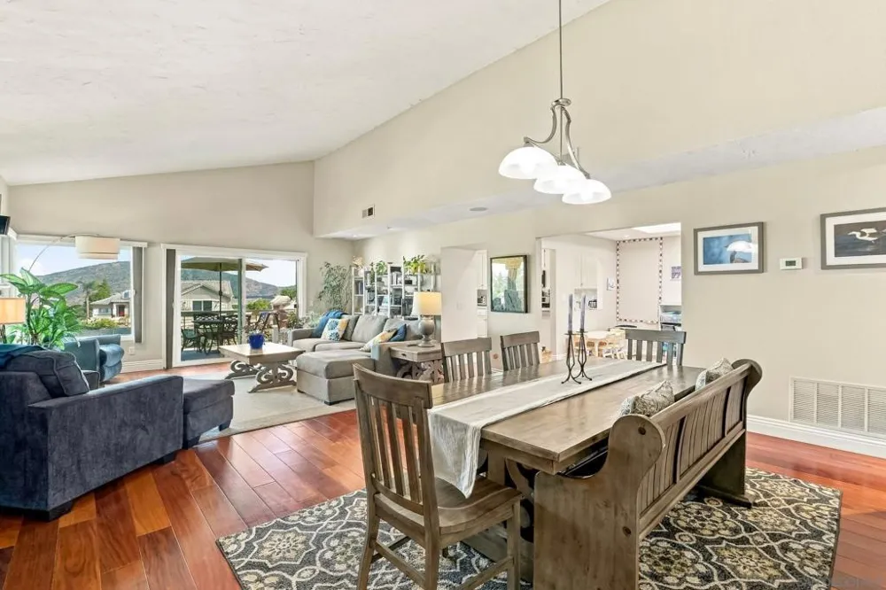 17824 Villamoura Dr Poway, CA 92064
