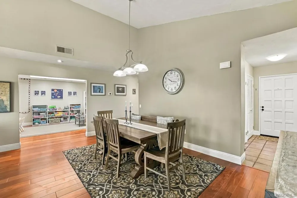 17824 Villamoura Dr Poway, CA 92064