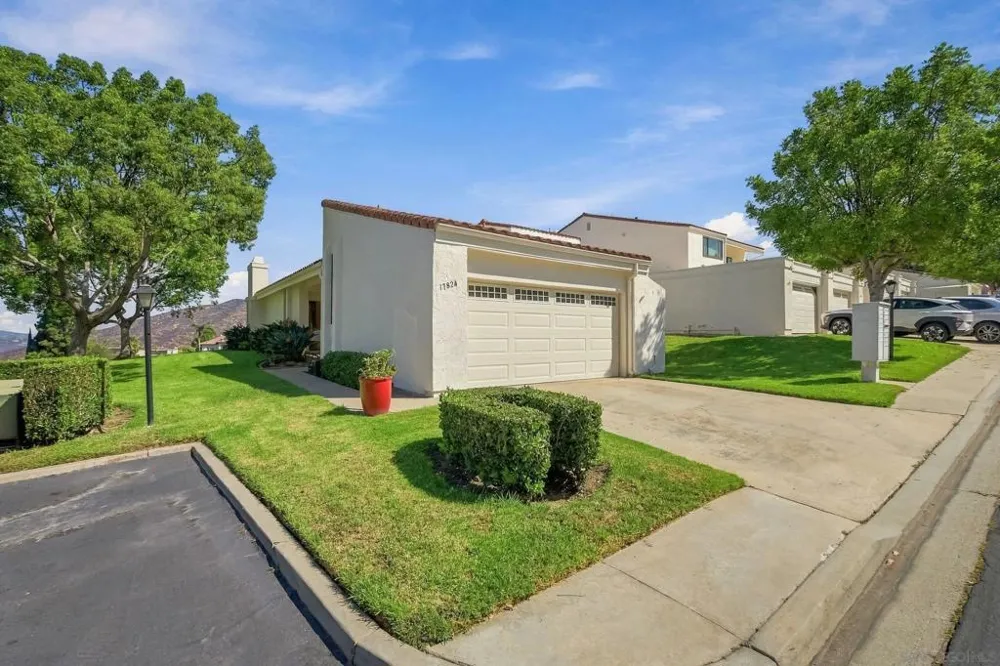 17824 Villamoura Dr Poway, CA 92064
