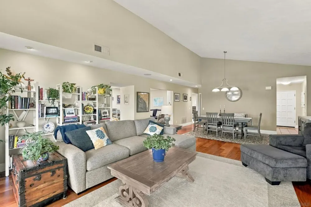 17824 Villamoura Dr Poway, CA 92064