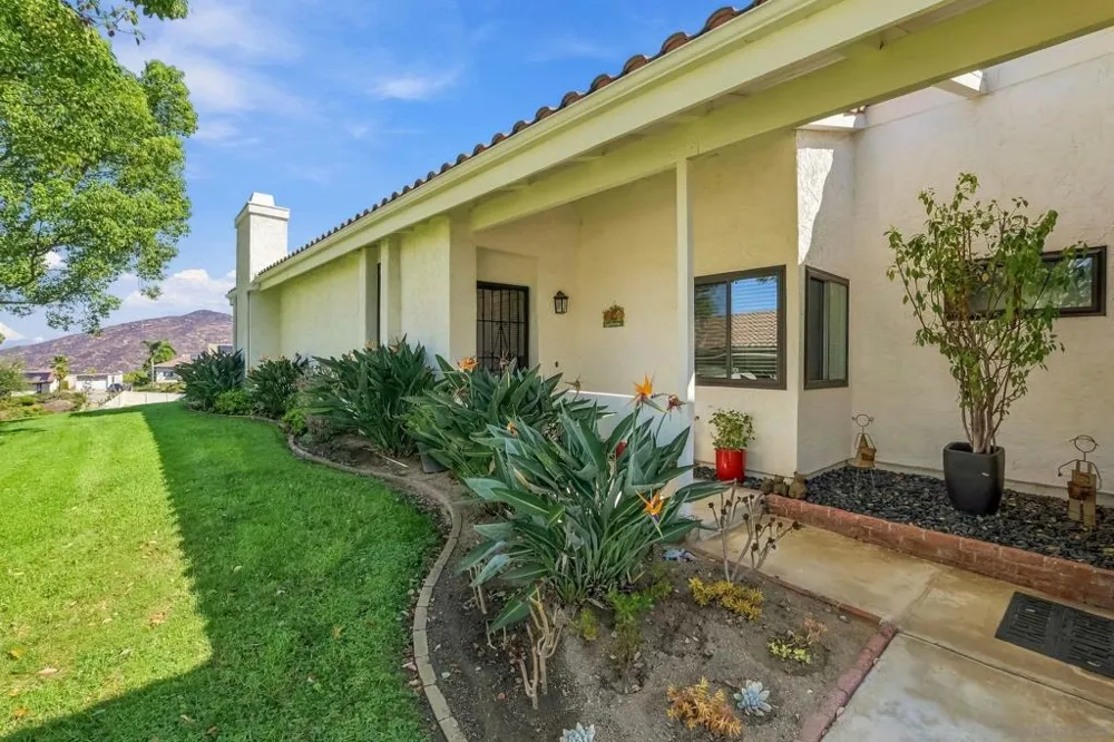 17824 Villamoura Dr Poway, CA 92064