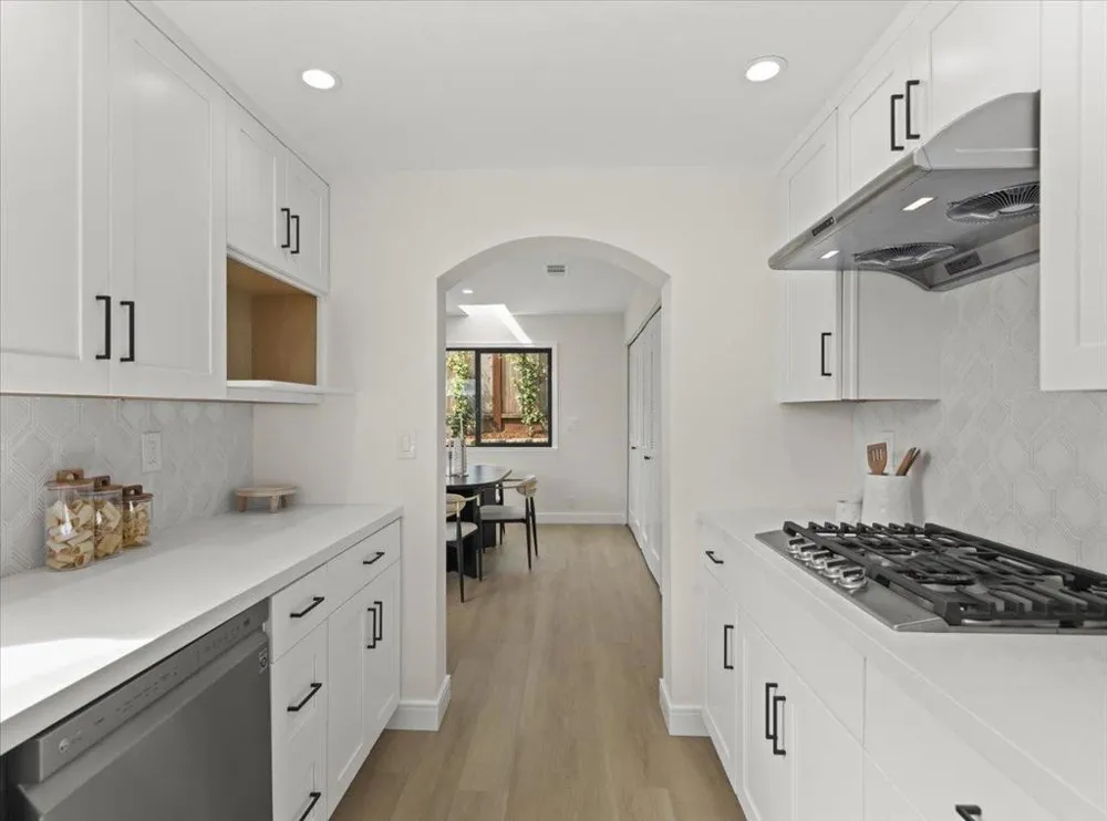 198 Greenwich Drive Pleasant Hill, CA 94523