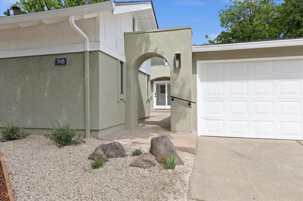 198 Greenwich Drive Pleasant Hill, CA 94523