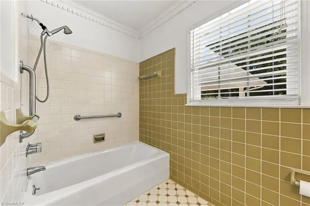 1409 Rockwood Avenue Burlington, NC 27215