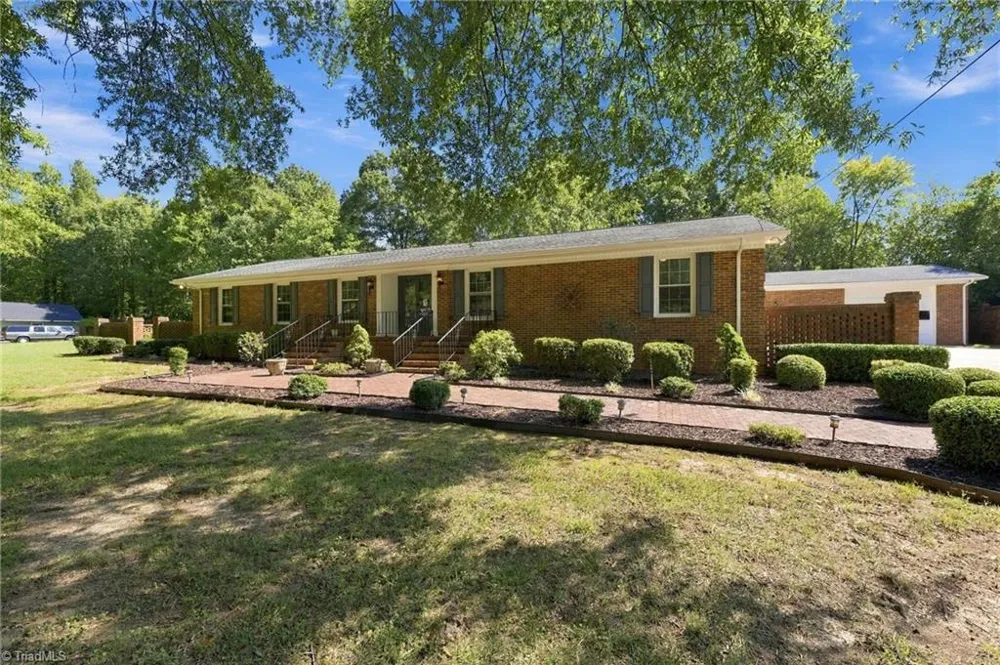 1409 Rockwood Avenue Burlington, NC 27215