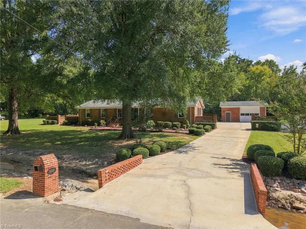 1409 Rockwood Avenue Burlington, NC 27215