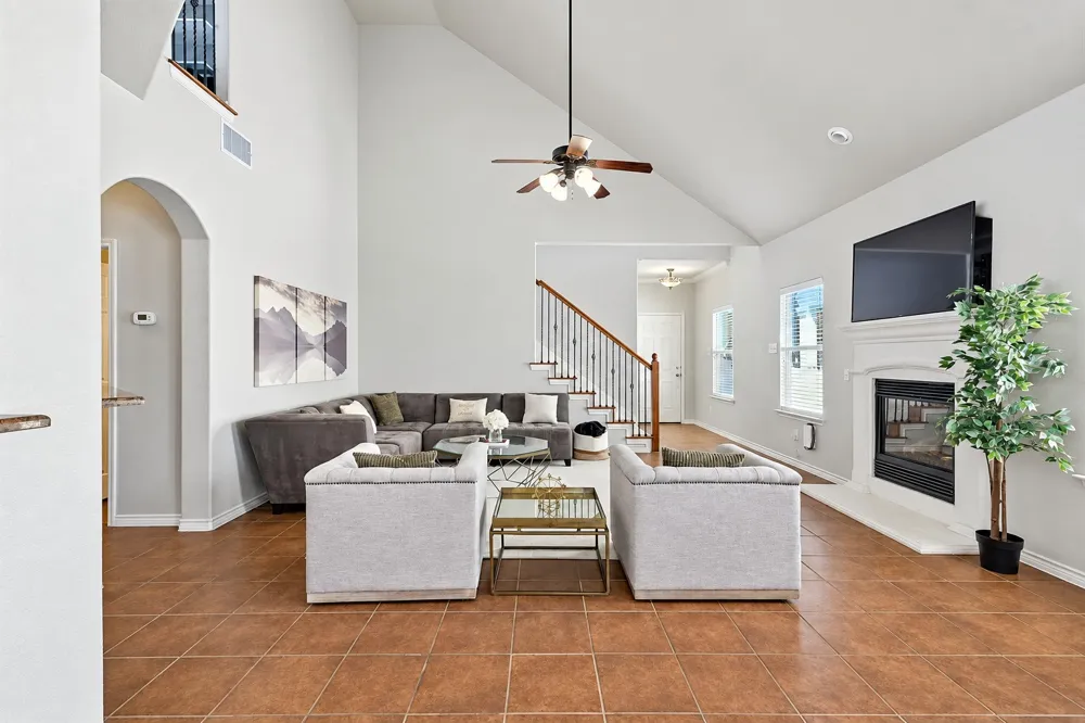 1624 Sea Pines Drive Savannah, TX 76227