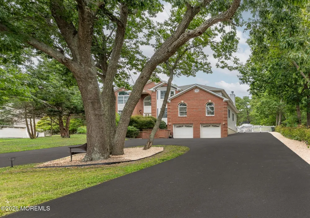 48 Friendship Road Howell, NJ 07731