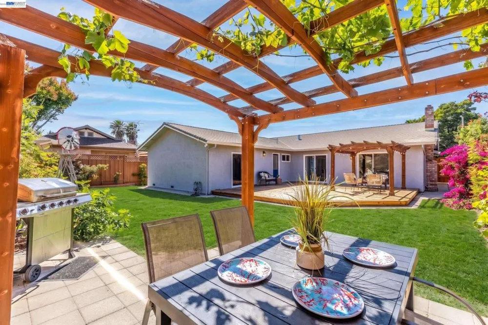 38475 Jacaranda Dr Newark, CA 94560