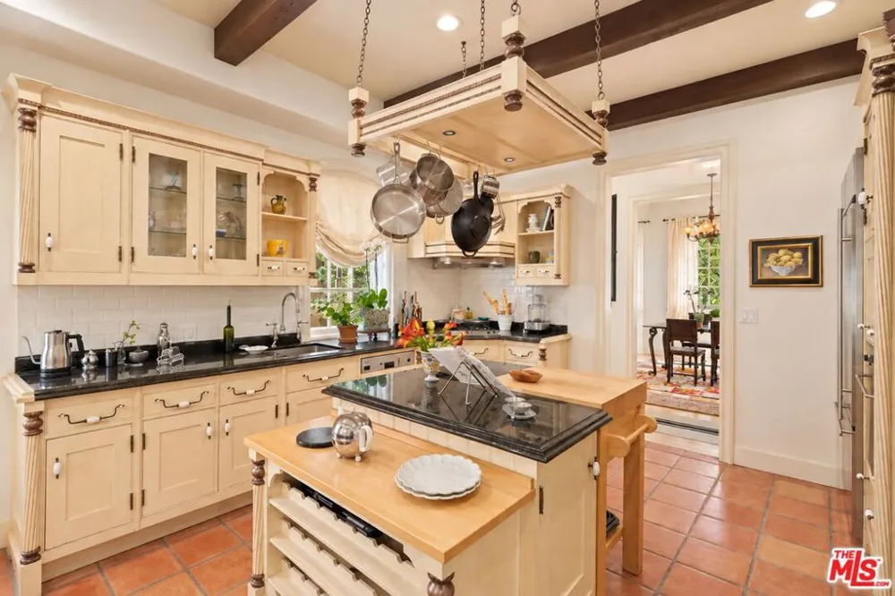 9835 Portola Drive Los Angeles, CA 90210