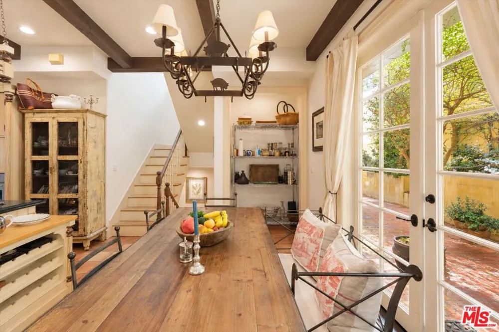 9835 Portola Drive Los Angeles, CA 90210