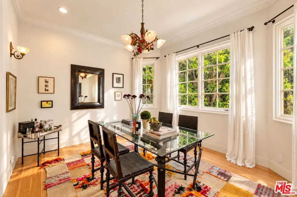 9835 Portola Drive Los Angeles, CA 90210