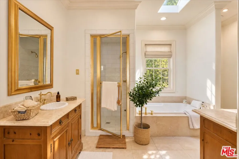 9835 Portola Drive Los Angeles, CA 90210