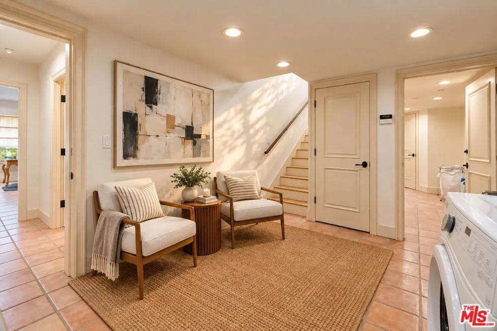 9835 Portola Drive Los Angeles, CA 90210