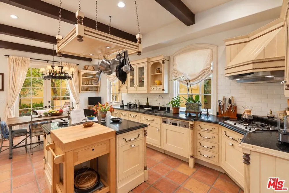 9835 Portola Drive Los Angeles, CA 90210