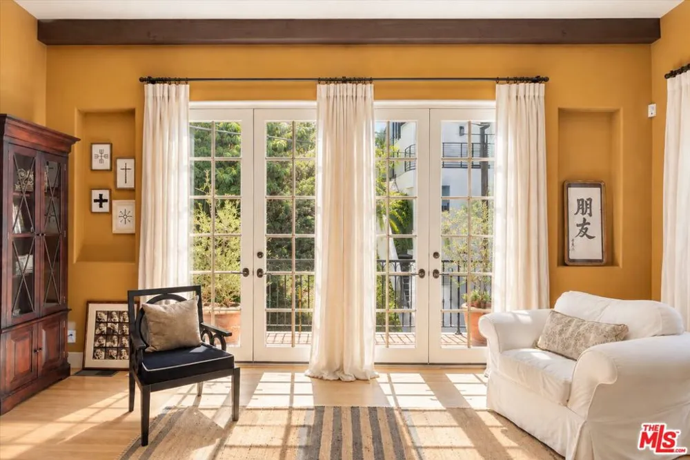 9835 Portola Drive Los Angeles, CA 90210