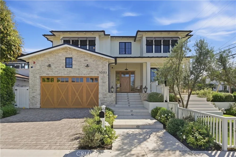1002 10th Manhattan Beach, CA 90266