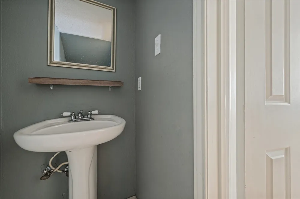 4102 Buena Vista Street #13 Dallas, TX 75204