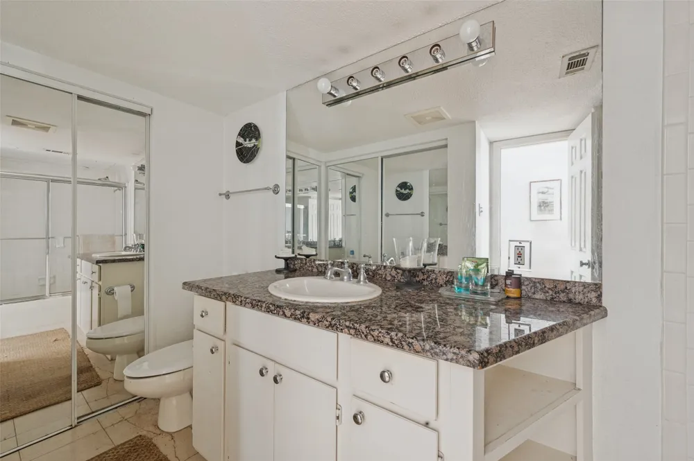 4102 Buena Vista Street #13 Dallas, TX 75204