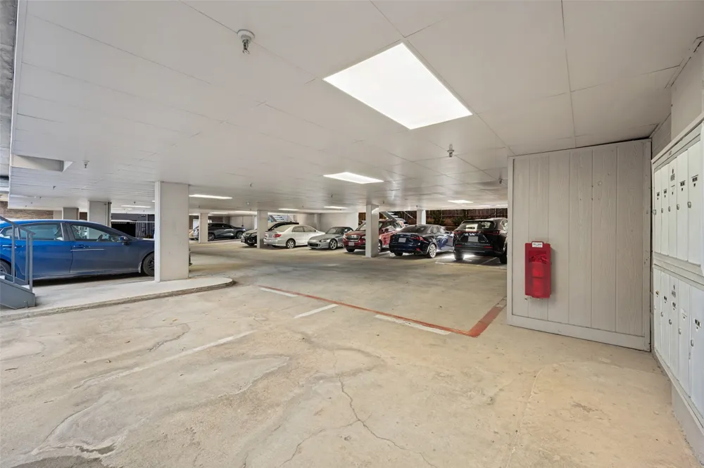 4102 Buena Vista Street #13 Dallas, TX 75204