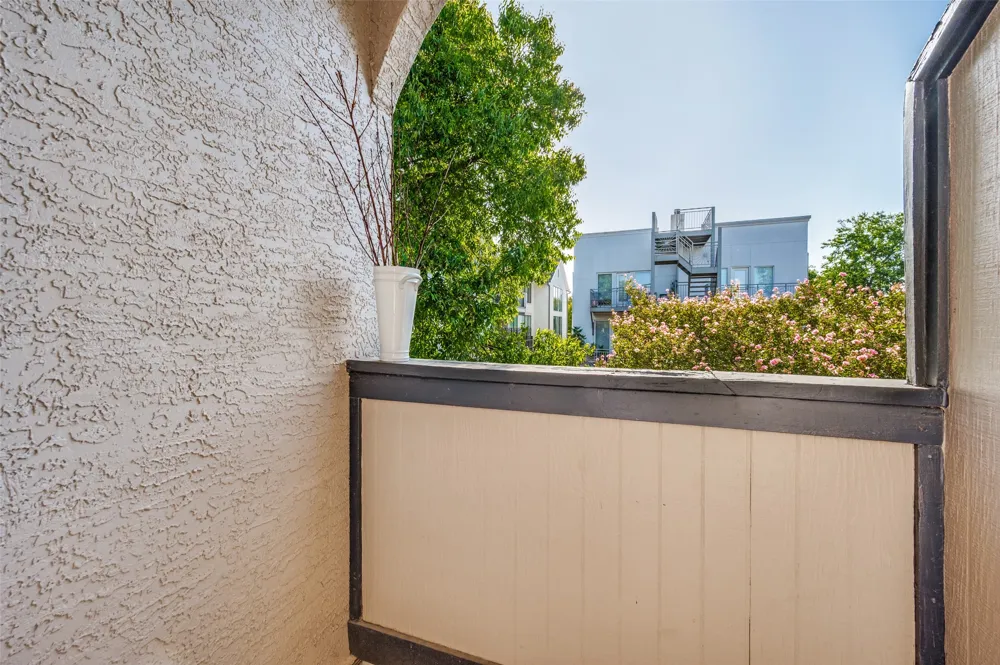 4102 Buena Vista Street #13 Dallas, TX 75204