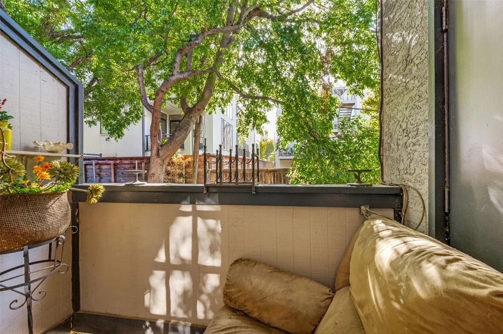 4102 Buena Vista Street #13 Dallas, TX 75204