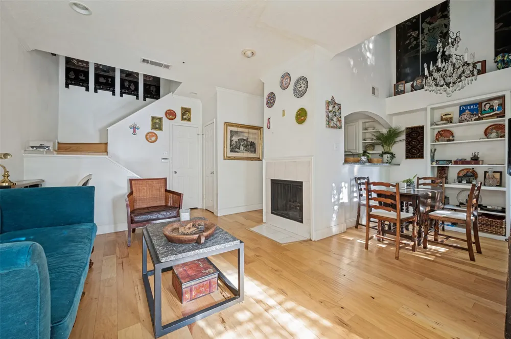 4102 Buena Vista Street #13 Dallas, TX 75204