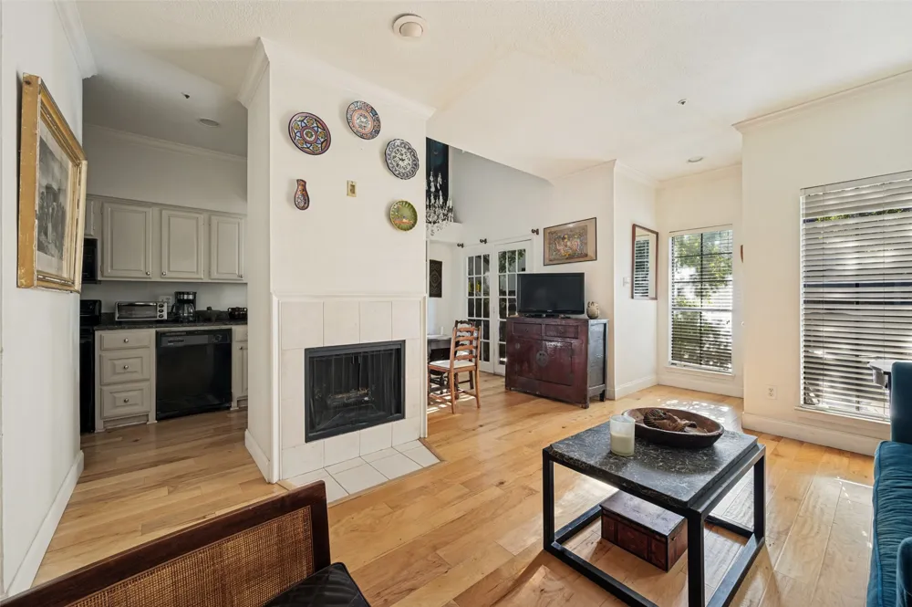 4102 Buena Vista Street #13 Dallas, TX 75204